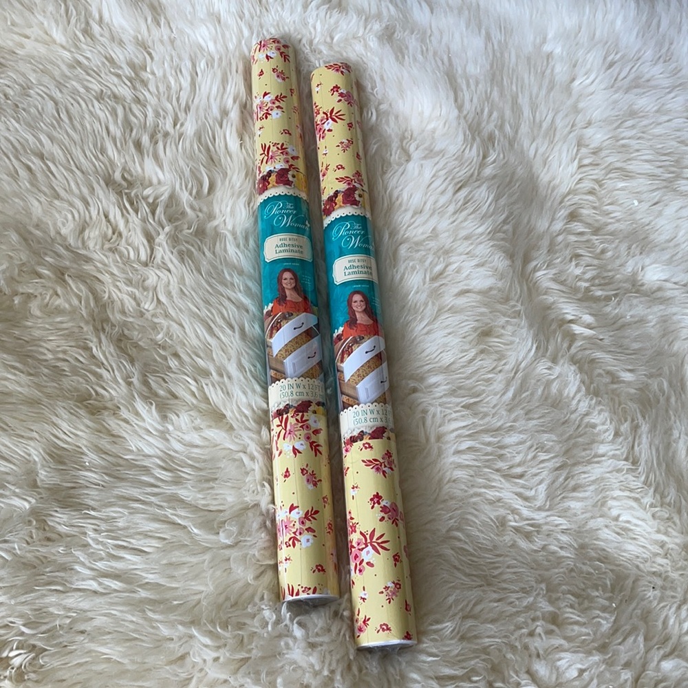 The Pioneer Woman Rose Ditzy Laminate